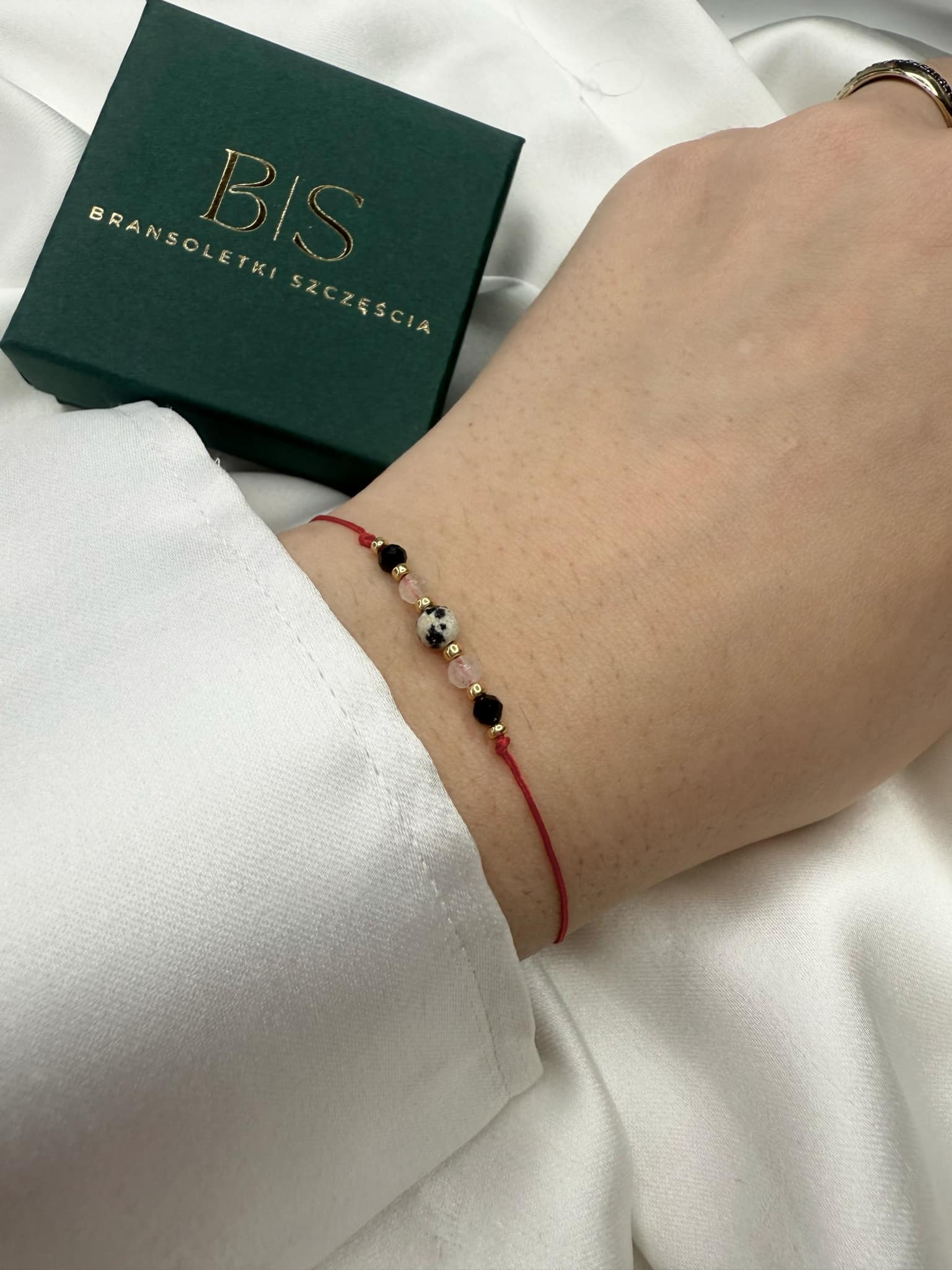 Bransoletka na nadgarstku z naturalnymi kamieniami