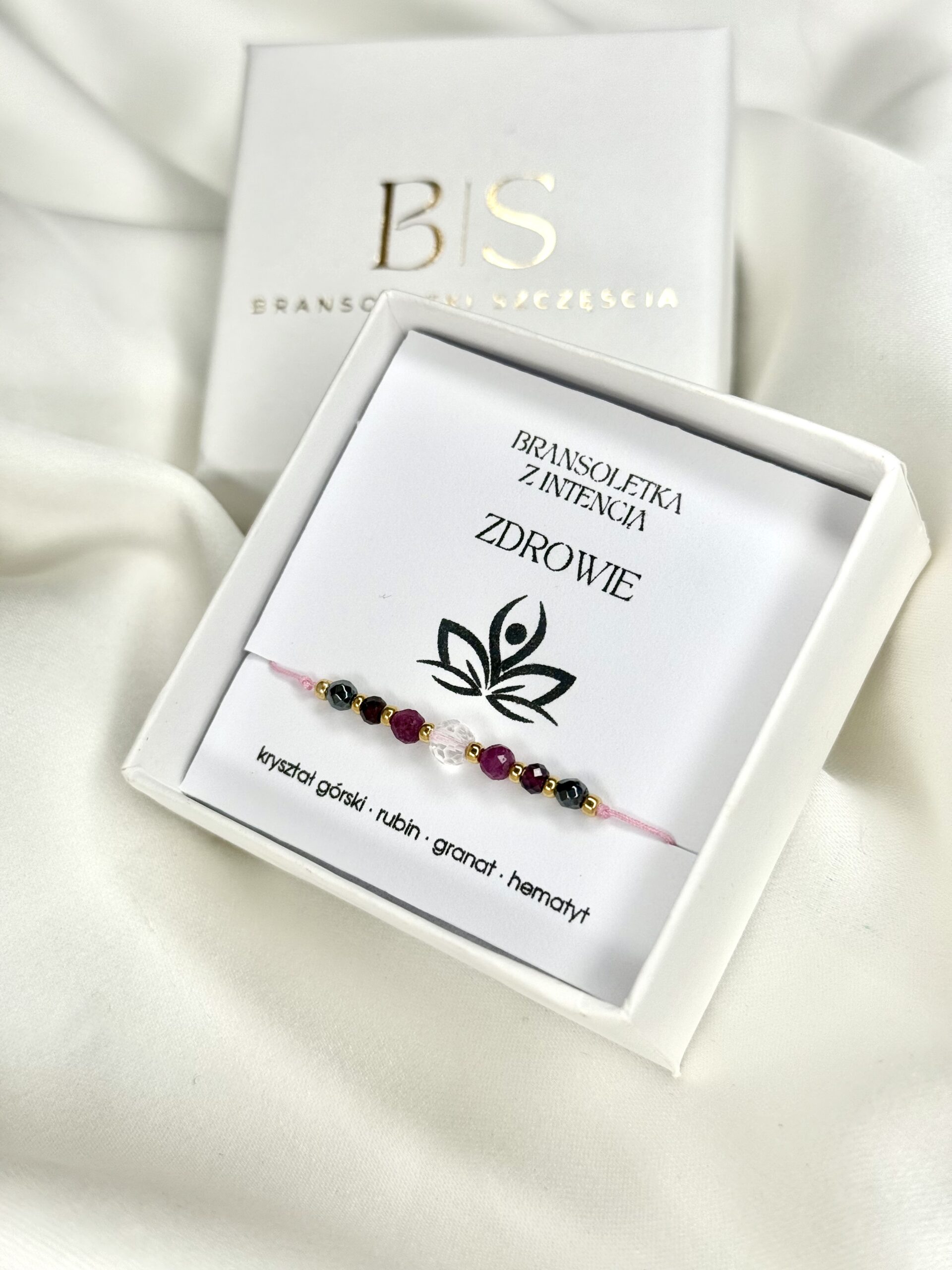 Bransoletka Z Kryształem Górskim na nadgarstku na zdrowie